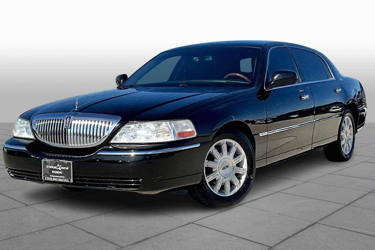 LINCOLN TOWN CAR 2011 2LNBL8CV0BX755784 image